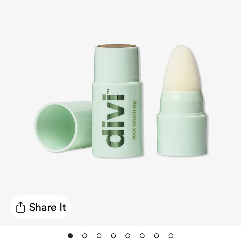 New Divi Root Touch Up Stick in blonde